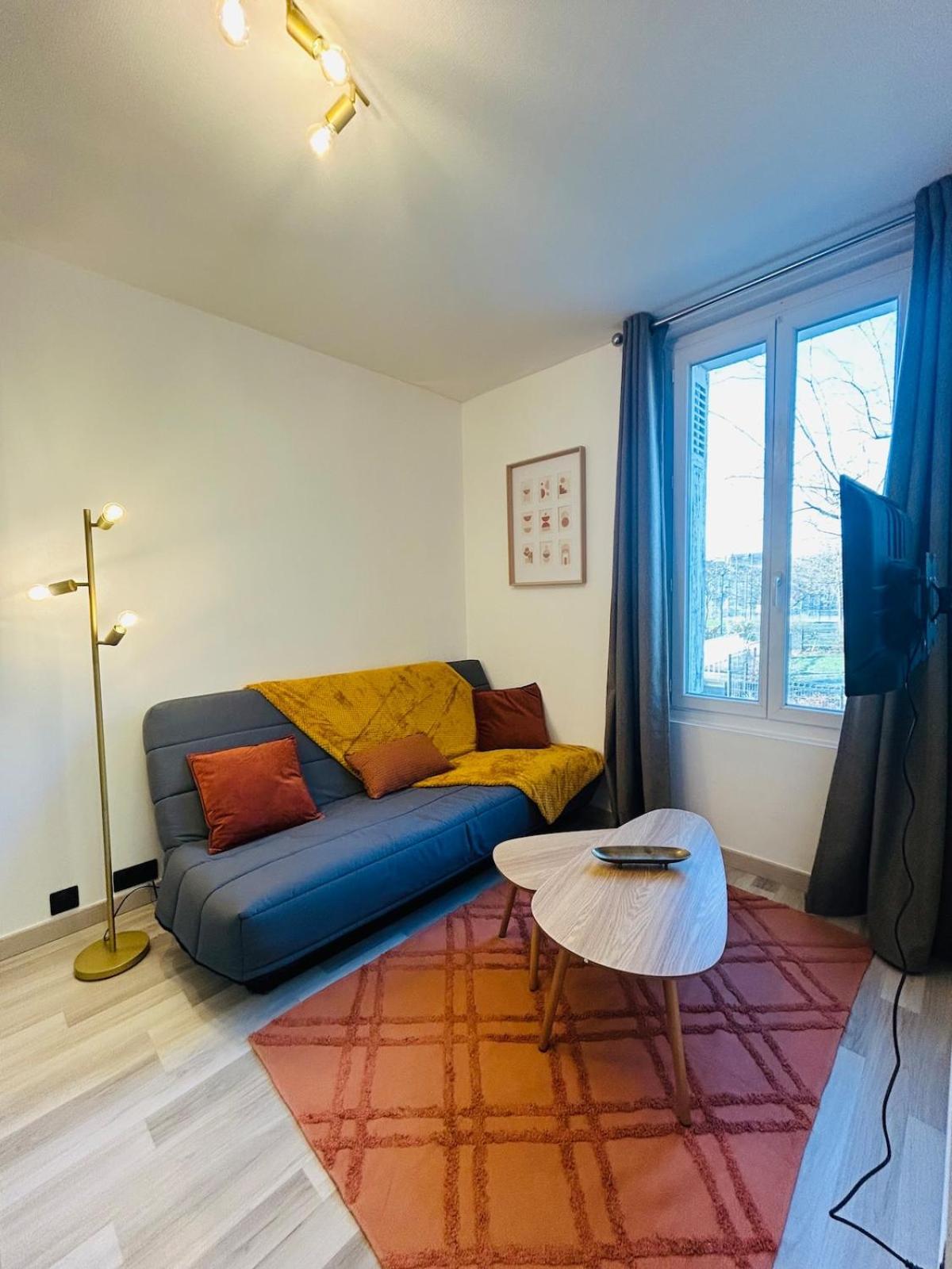 Appartement Charmant Proche Gare Тур Екстер'єр фото