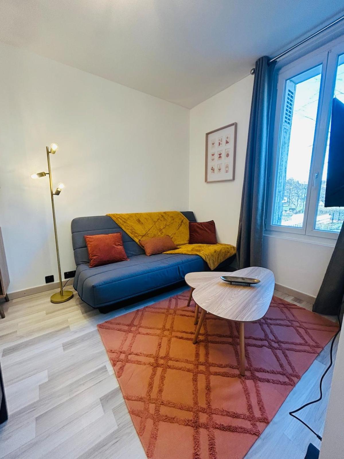 Appartement Charmant Proche Gare Тур Екстер'єр фото